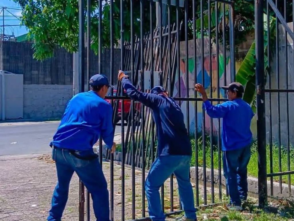 Retiro de portón-San Salvador Este-obstrucción de paso peatonal