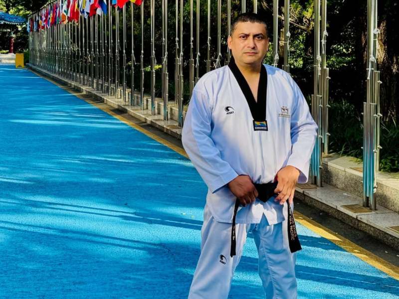 El empresario salvadoreño Santos Rivas recibió el reconocimiento de la Embajada de El Salvador en Singapur