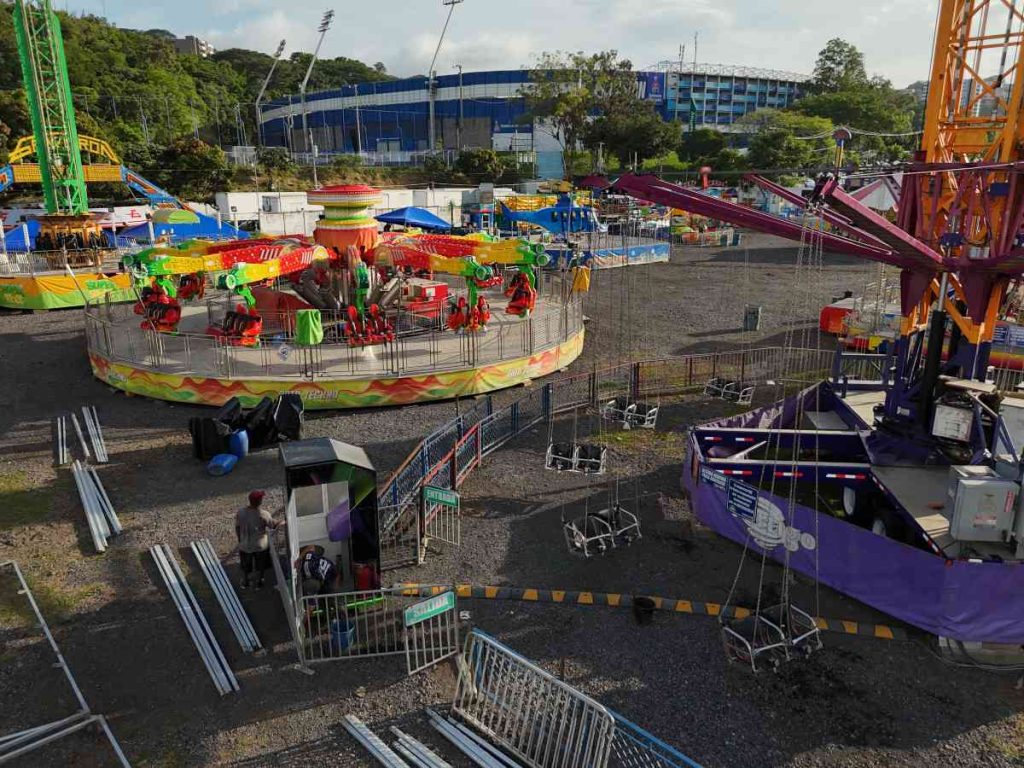 Sivarland-fiestas-agostinas-feria-ruedas-juegos-mecanicos