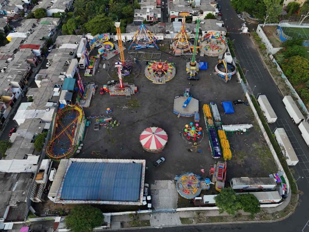 Sivarland-fiestas-agostinas-feria-ruedas-juegos-mecanicos