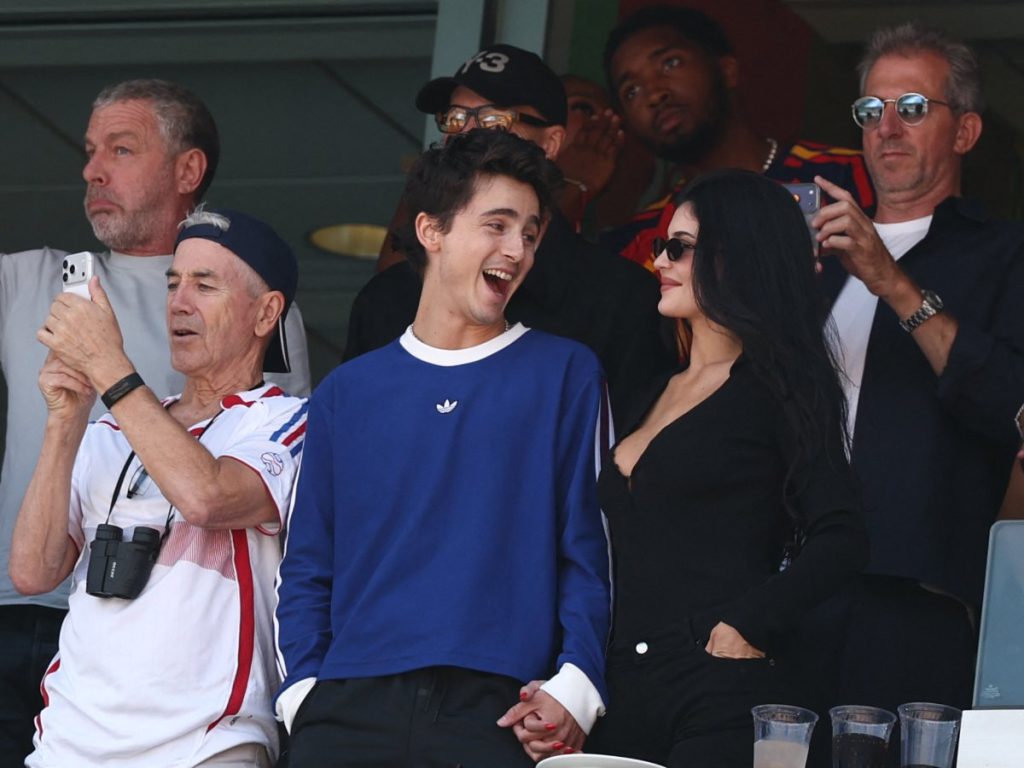 Timothée Chalamet, Kylie Jenner y Marc Chalamet asisten a la final del Mundial 2026 entre España y Argentina. AFP/Franck Fife