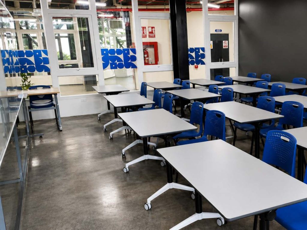 La infraestructura tiene capacidad para atender simultáneamente a más de 360 estudiantes y fue diseñada bajo criterios de accesibilidad y sostenibilidad.