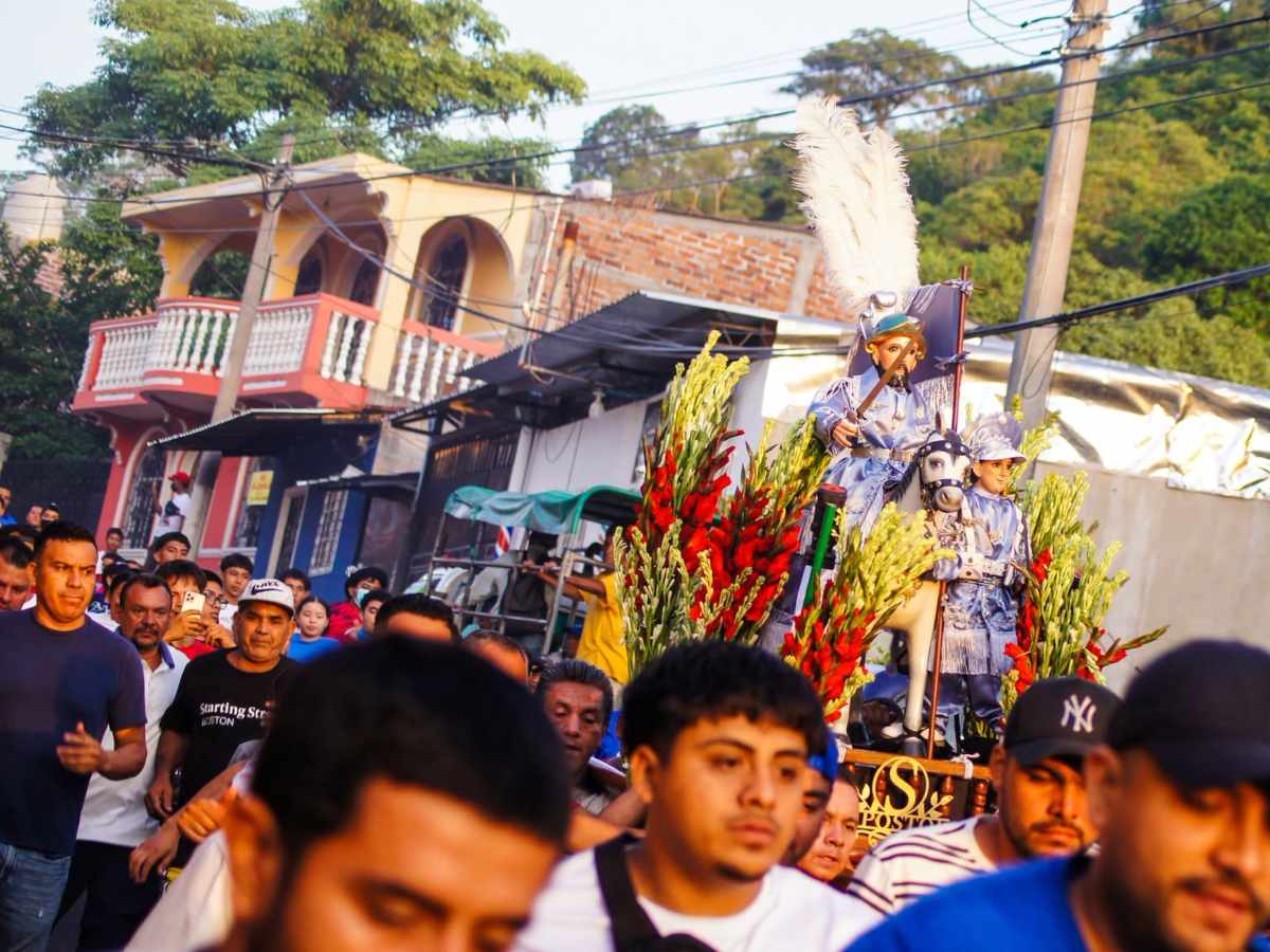 La Demanda Mayor de Santiago Apóstol, una de sus tradiciones religiosas más llamativas en Apastepeque.