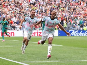 Youri Tielemans celebra el gol del gane ante Senegal. Foto AFP