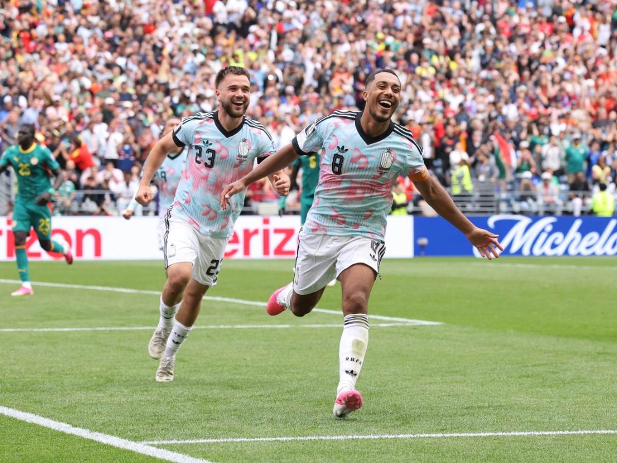 Youri Tielemans celebra el gol del gane ante Senegal. Foto AFP