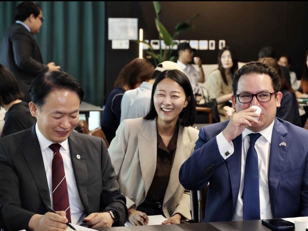 Federico Guerrero Avendaño, representante de El Salvador en Corea del Sur, destacó que nunca un café nacional había llegado tan alto en esa categoría.