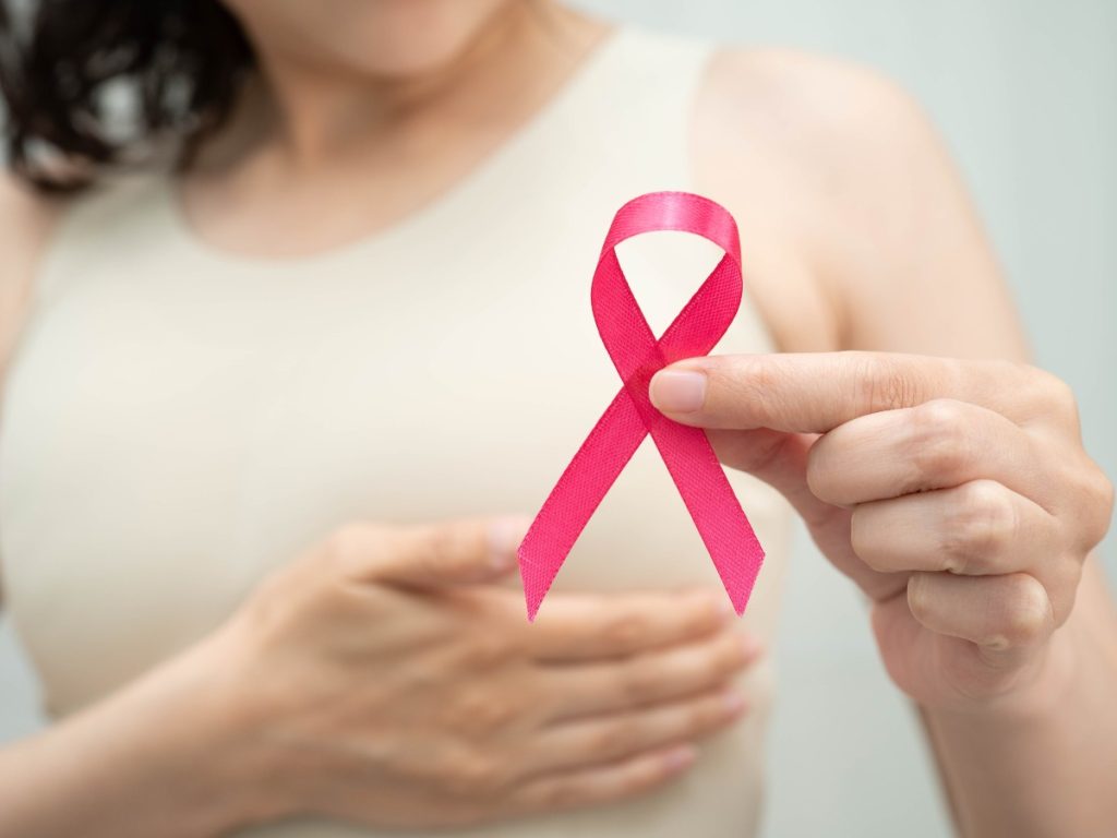 La detección temprana y los controles médicos siguen siendo claves para mejorar las opciones de tratamiento del cáncer de mama.