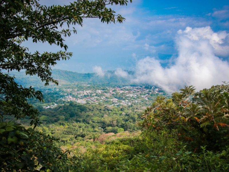 Cerro Pelón es un punto de altura asociado al turismo en Berlín, Usulután.