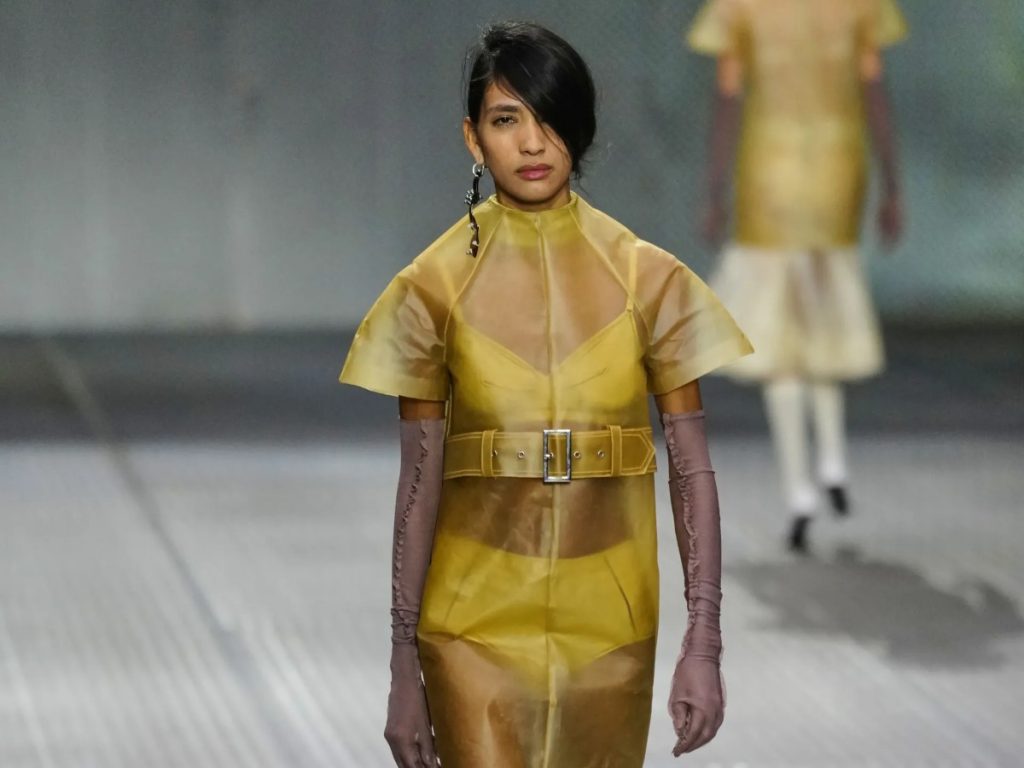 Una modelo luce un diseño de Doblas en la última jornada de la 080 Barcelona Fashion, el pasado mes de abril.