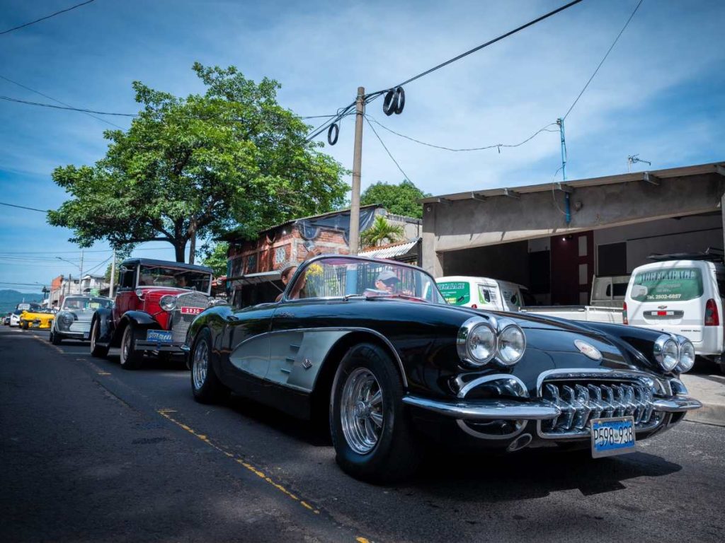 Las reinas y los carros icónicos aportaron elegancia, color y tradición al desfile de las fiestas patronales de Ciudad Delgado.