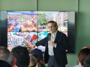 Representantes de AGRISAL, Asociación La Escalón y OPAMSS participaron en el encuentro sobre el desarrollo urbano de la Colonia Escalón.