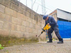 demolición-muro-trabajo