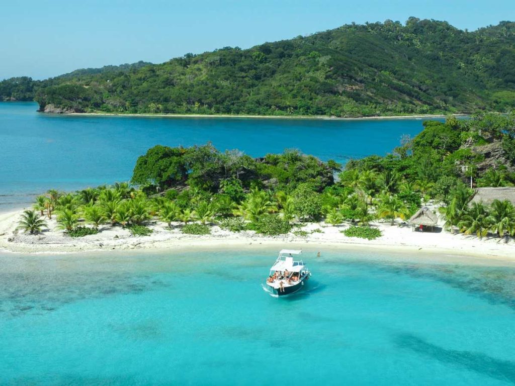 Roatán destaca por sus playas y oferta turística.