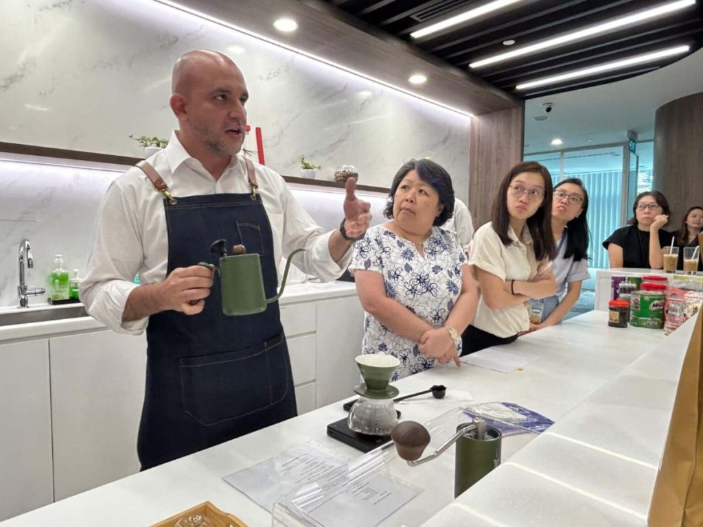 El café de especialidad fue uno de los productos que más interés despertó durante la reunión con la empresa singapurense.