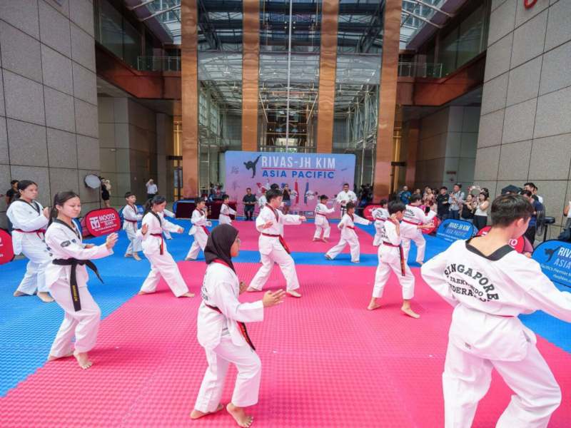 Fundada en 2003, la Academia Rivas–JH Kim Taekwondo ha formado a miles de estudiantes en el Sudeste Asiático.