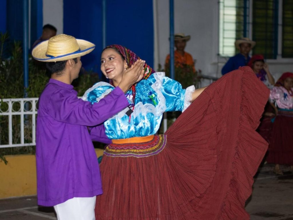 Desfiles, gastronomía y música darán vida a las fiestas patronales 2026.