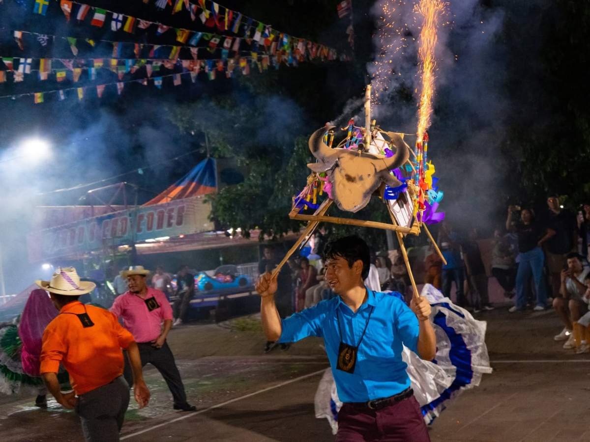 Las fiestas patronales invitan a descubrir las tradiciones de Santiago Texacuangos.