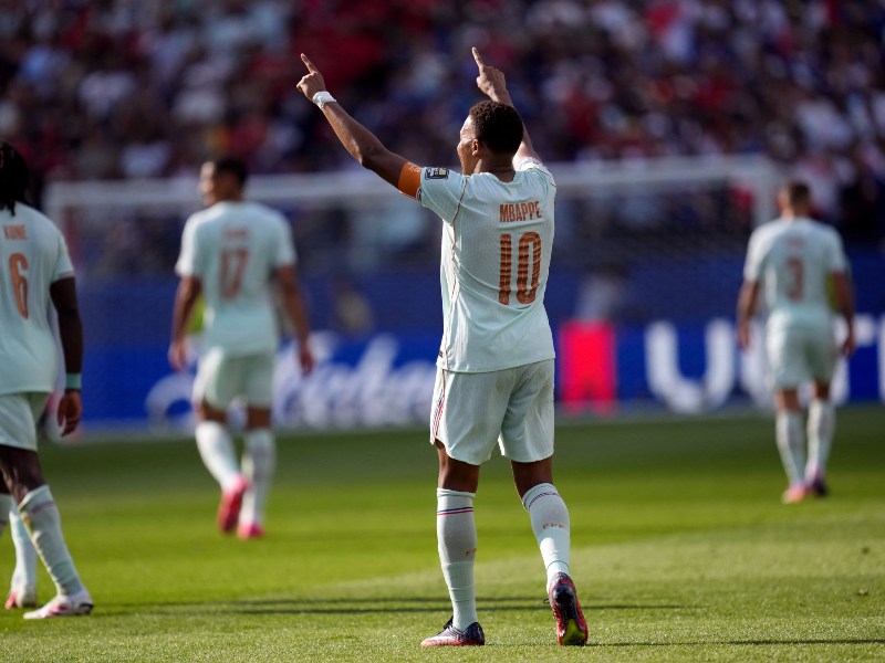 Kylian Mbappé celebra el gol con el que Francia rompió el empate ante Marruecos en el segundo tiempo.