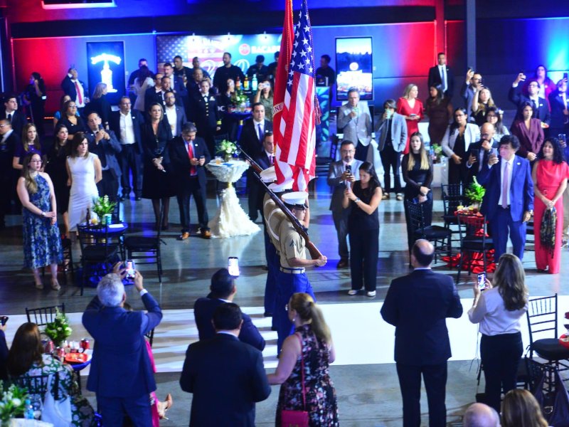 La actividad resaltó el papel de la democracia y la innovación en la historia de Estados Unidos.