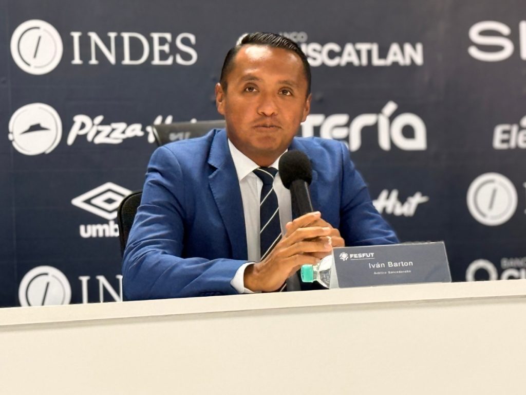El salvadoreño Iván Barton explicó que, durante la competencia, el pago quedaba en segundo plano frente a la responsabilidad de arbitrar.