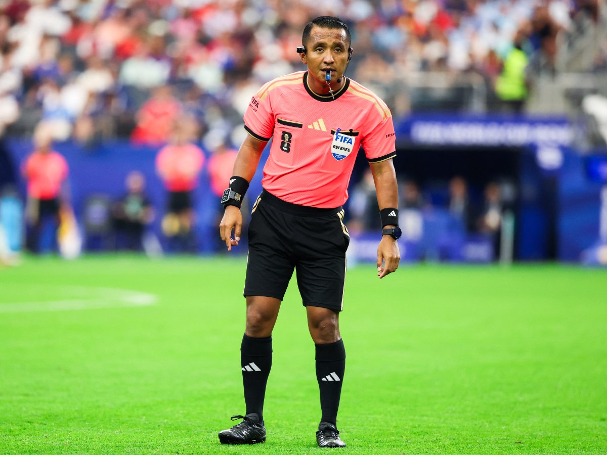 Iván Barton es reconocido en Santa Ana tras brillar en el Mundial