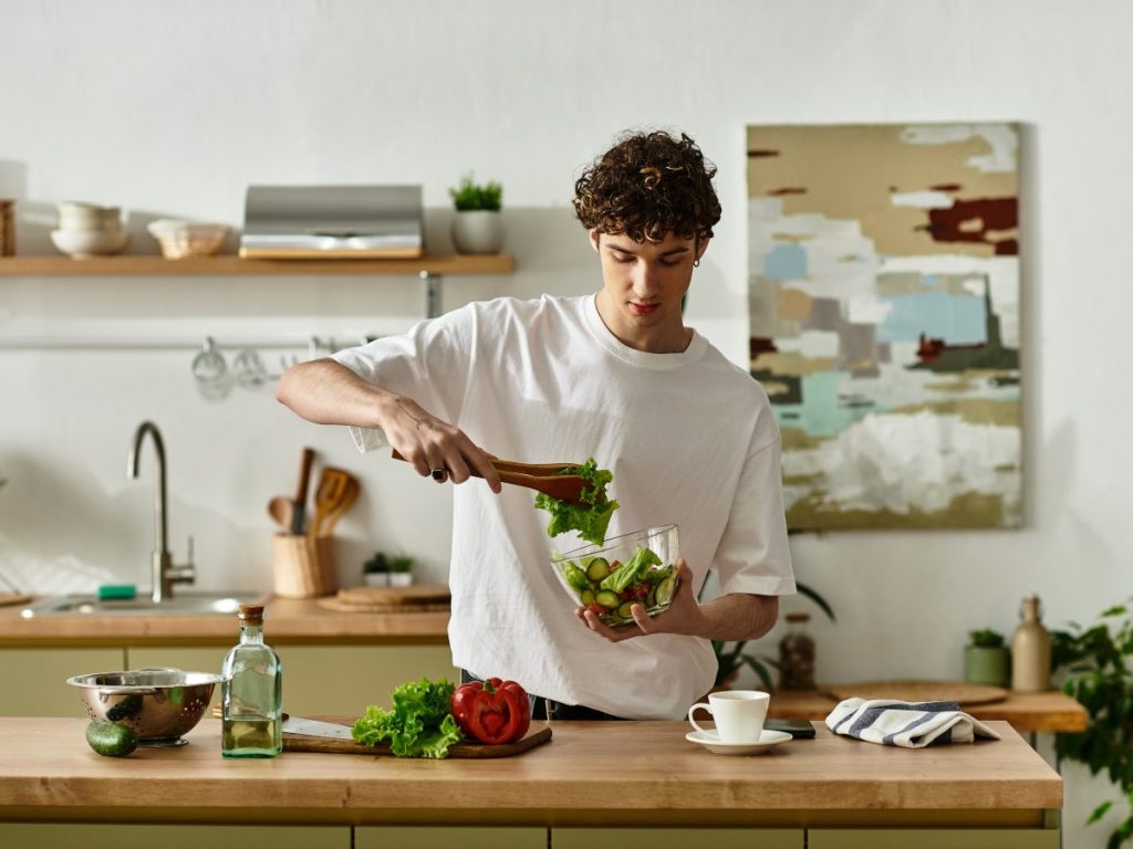 Una alimentación con más vegetales y menos sodio puede apoyar el control de la presión y el bienestar del corazón.