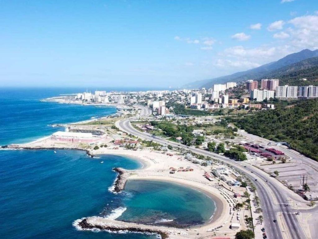 La Guaira quedó entre escombros tras el terremoto.