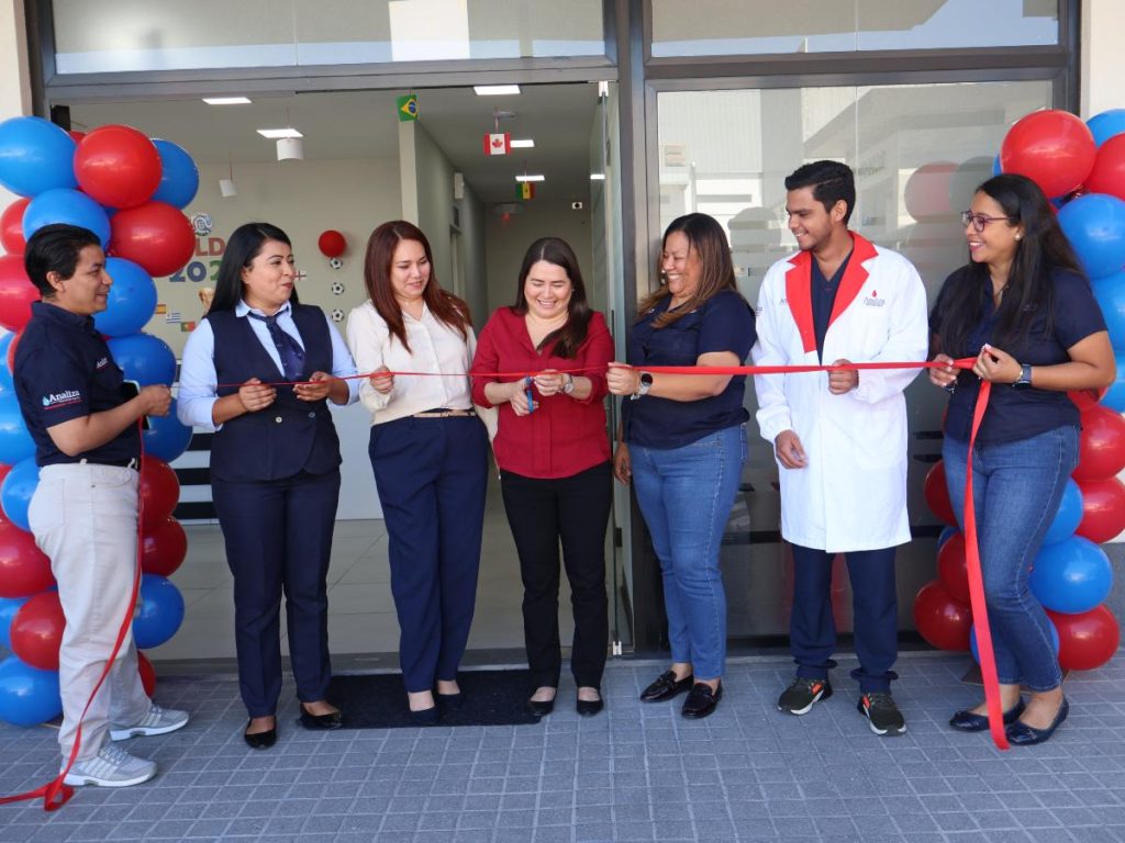 La nueva sede está ubicada en el Centro Comercial Plaza El Trébol, Santa Elena.
