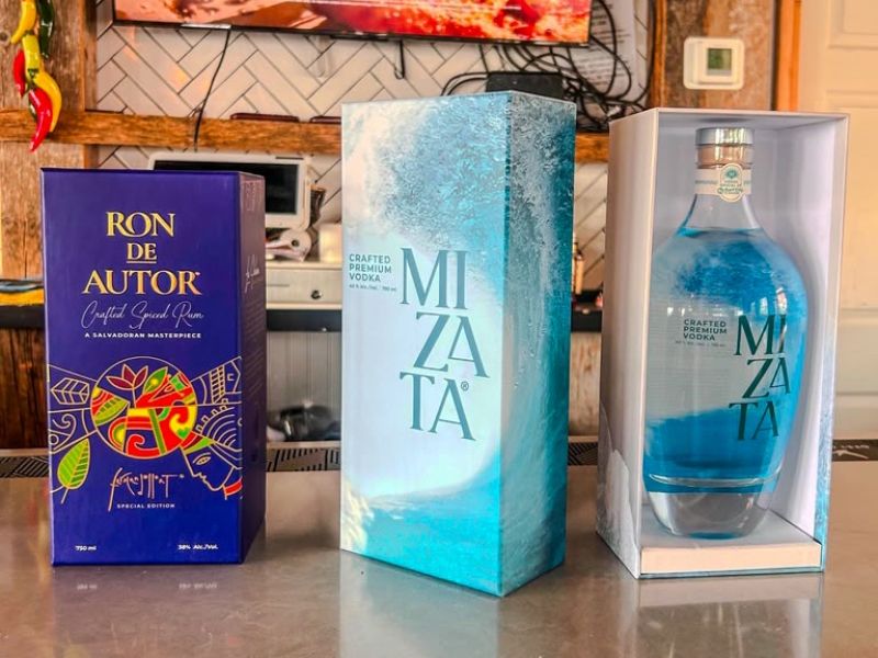 Ron de Autor, Vodka Mizata y Aguardiente Trenzuda formaron parte de la misión comercial salvadoreña.