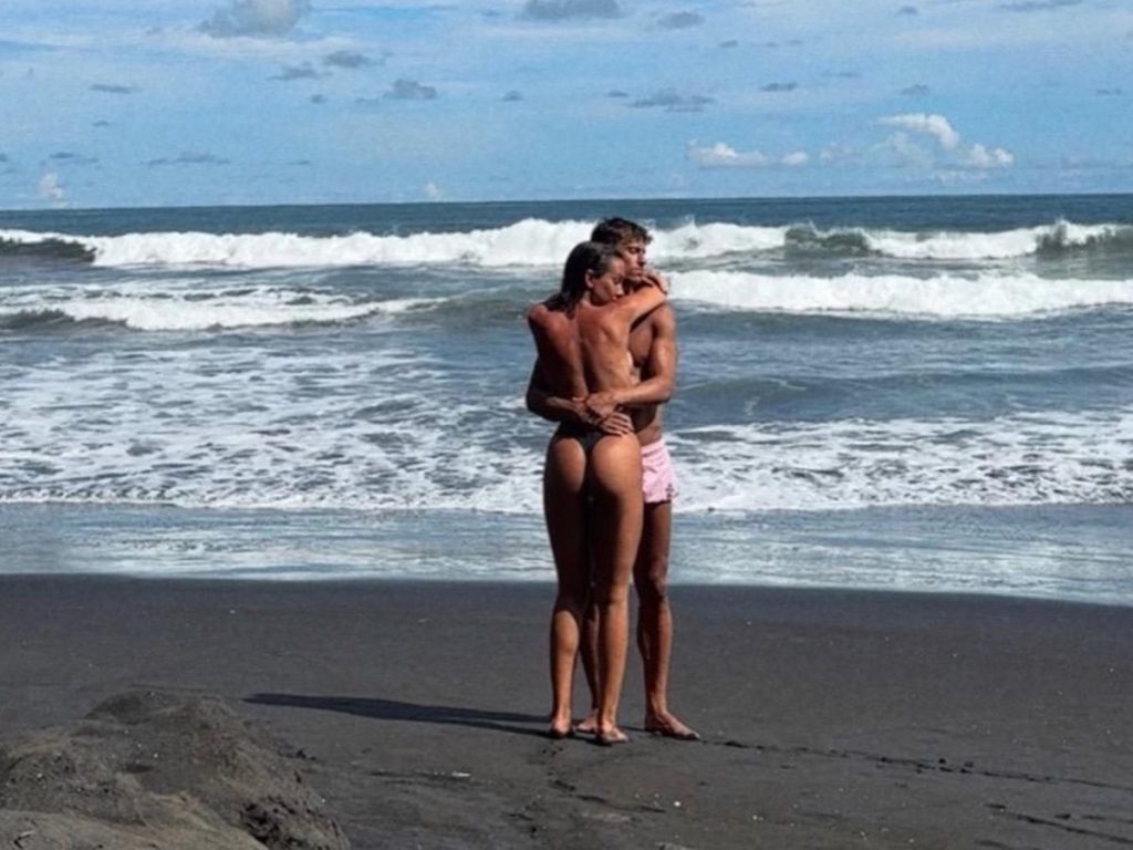 Su esposa, Paddy Noarbe, también compartió postales del viaje por la costa salvadoreña.