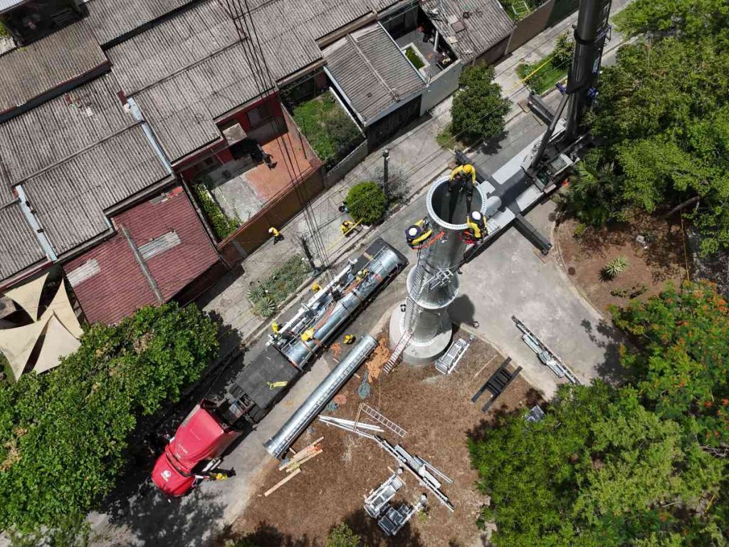 Los trabajos se realizan sobre la calle Circunvalación Universitaria, cerca de la Villa Universitaria y la calle Ingeniero Alirio Cornejo.