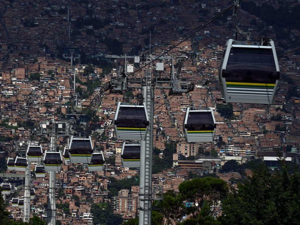 Imagen del sistema de metrocable en Medellín, Colombia, el 10 de junio de 2022.