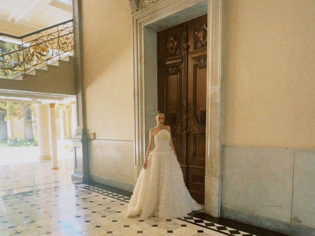 Moda Por Una Causa celebra el talento creativo y proyecta una imagen renovada de El Salvador a través del diseño, el arte y el patrimonio.