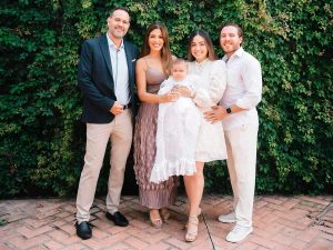 Mónica Casamiquela agradece a Dios por el bautizo de su nieta más pequeña