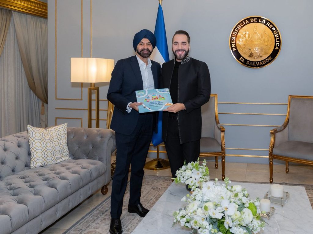Nayib Bukele se reunió con Ajay Banga, presidente del Banco Mundial, durante su visita a El Salvador. Foto: cortesía
