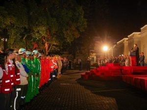 El presidente Nayib Bukele encabezó la condecoración de 452 salvadoreños que participaron en la misión humanitaria desplegada en Venezuela.