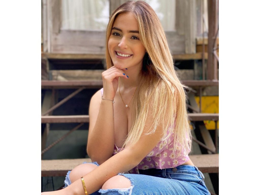 En 2021, Nicolle Figueroa tenía 19 años y estaba a solo 4,000 seguidores de alcanzar su primer millón en TikTok. Fotografía/ Instagram