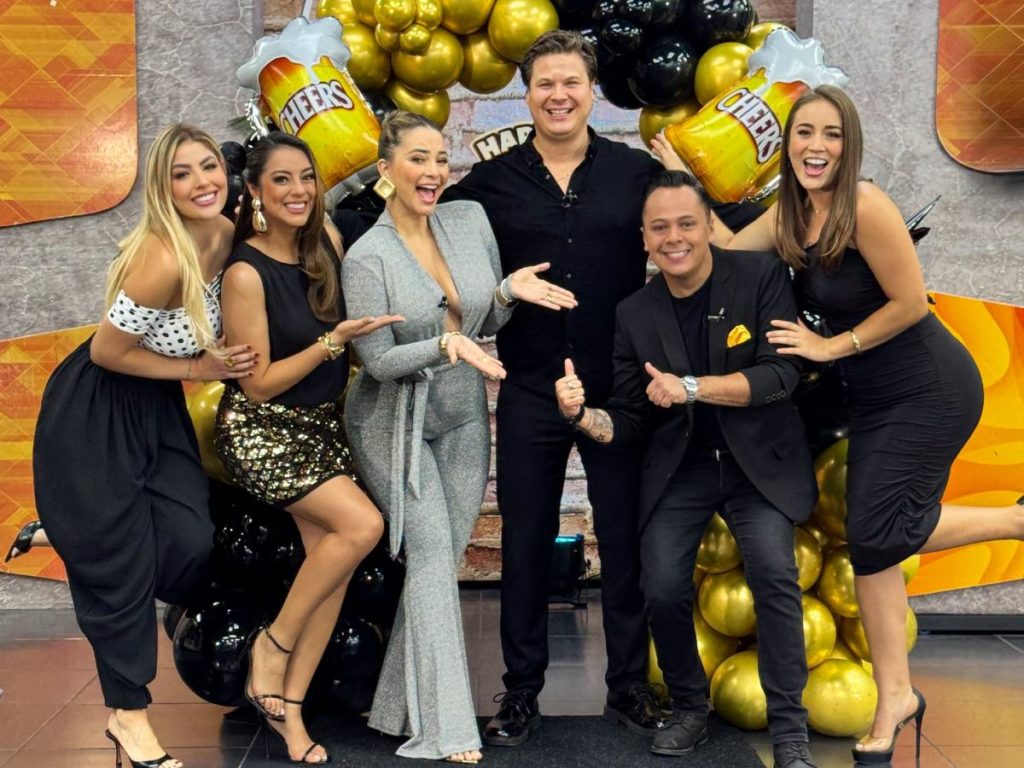 Pepe Barahona celebró su cumpleaños número 34 junto a sus compañeros de "Arriba Mi Gente", quienes le prepararon una sorpresa durante la jornada. Fotografía/ Instagram