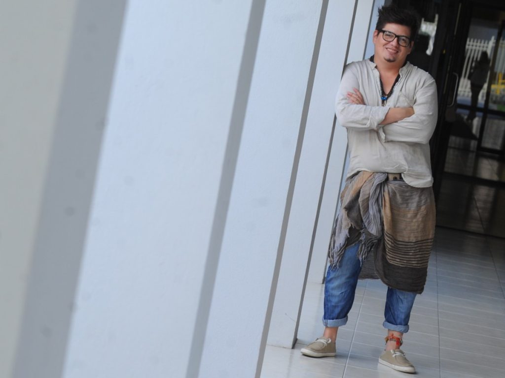 René Barrera, en una imagen de archivo de 2011, durante los primeros años de su trayectoria en la moda salvadoreña.