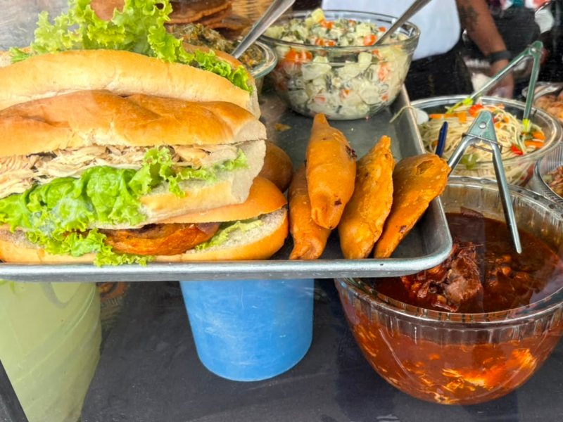 La oferta gastronómica de Antigua Guatemala reúne sabores tradicionales y propuestas internacionales.