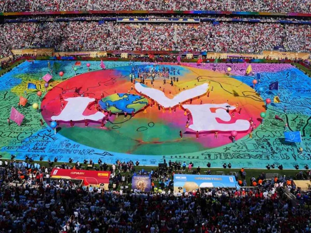 Fotografía que muestra el show de medio tiempo este domingo, en el partido de la final del Mundial de la FIFA 2026 entre España y Argentina en el estadio MetLife en Nueva Jersey (Estados Unidos).