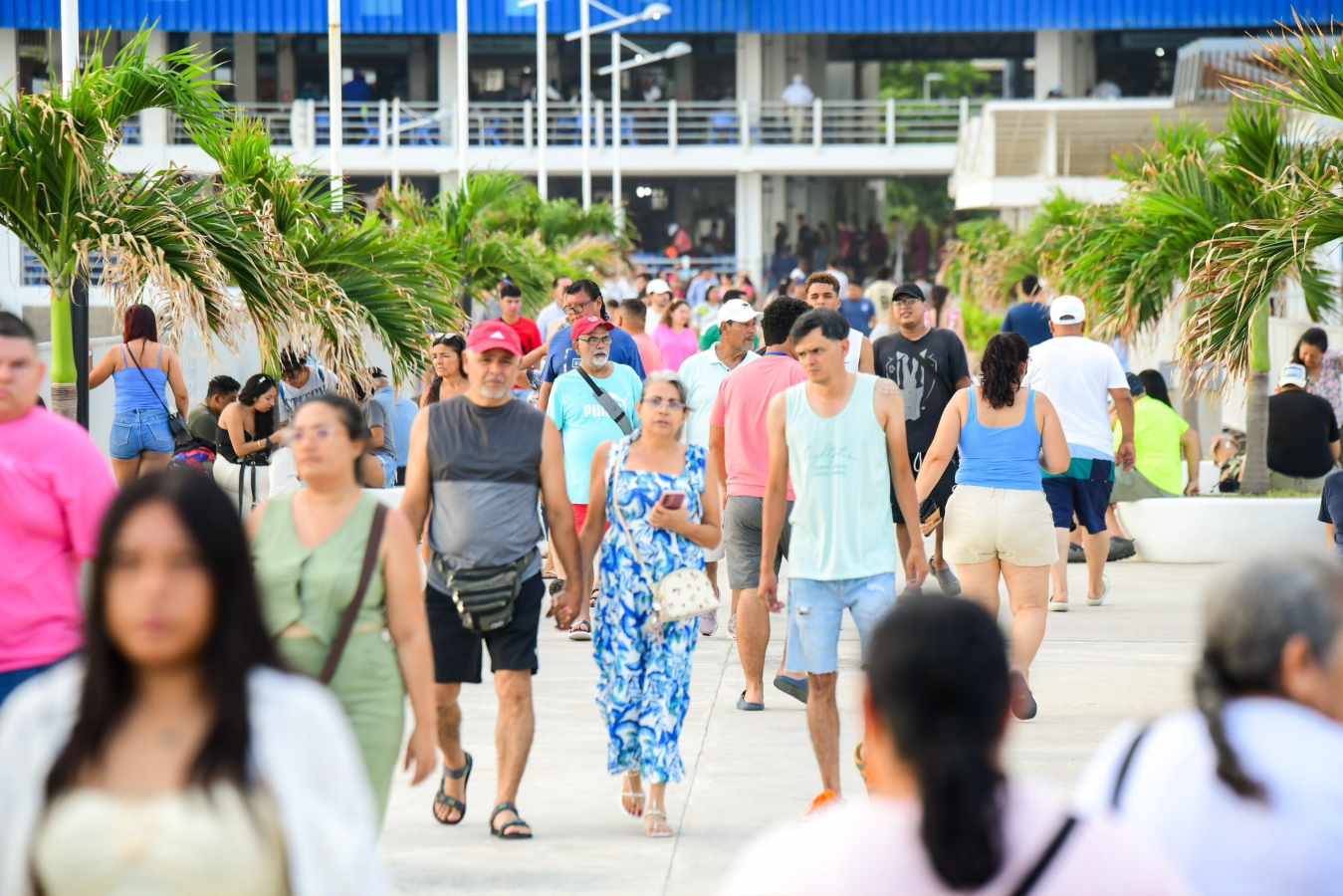 sistema hidráulico del winche del Muelle Turístico del Puerto de La Libertad