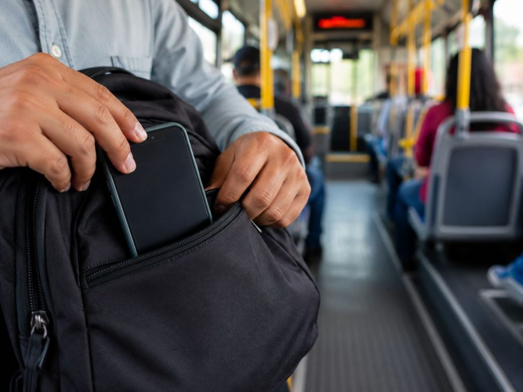 CAM - La Libertad Sur - Santa Tecla - ruta 101-B - hurto de celular