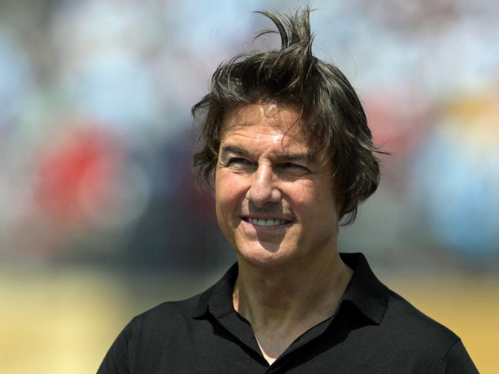 Tom Cruise sonríe antes de la final del Mundial 2026 entre España y Argentina en el estadio de Nueva York/Nueva Jersey. AFP/Juan Mabromata
