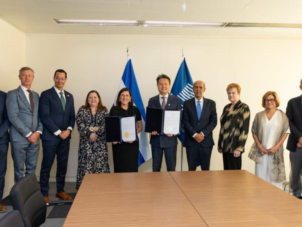 La ministra de Economía, María Luisa Hayem, informó que El Salvador presentó ante la Organización Mundial de la Propiedad Intelectual los instrumentos de adhesión a cuatro tratados internacionales sobre propiedad intelectual.