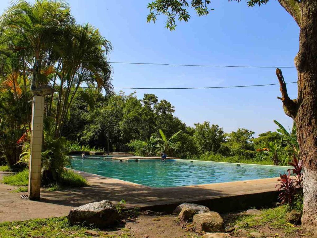 Piscinas y naturaleza a pocos minutos de San Salvador.