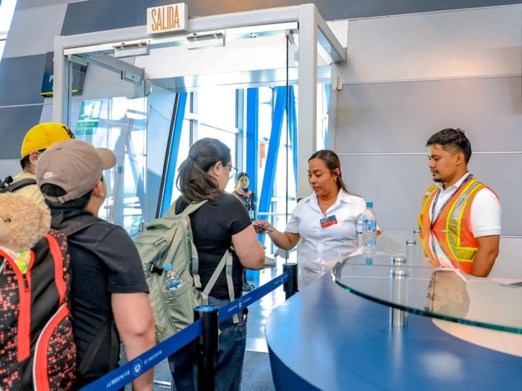 La conexión operará con cuatro frecuencias semanales entre Guatemala y El Salvador. Foto: cortesía