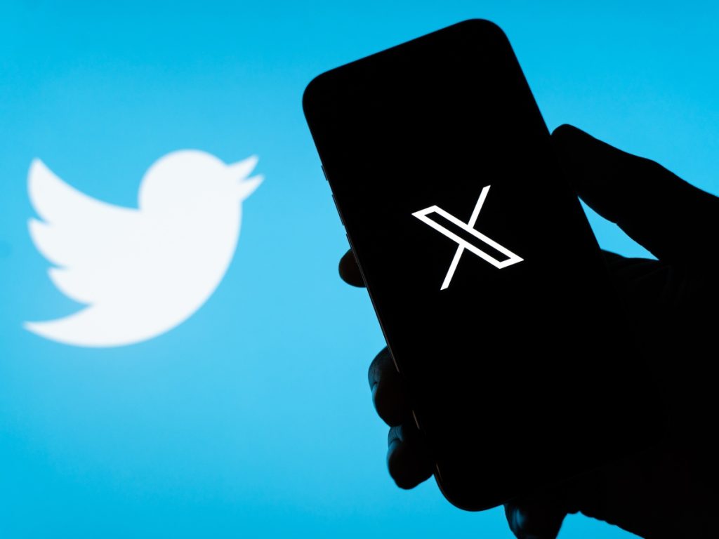 Twitter, hoy convertida en X, cumple 20 años como una de las plataformas que más transformó la conversación pública en internet.