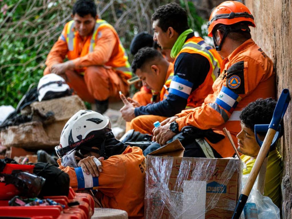 venezuela-terremoto-rescate-rescatistas-el-salvador