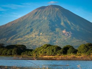 Especialistas de Latinoamérica participan en GEOVOL El Salvador 2026 para fortalecer la vigilancia volcánica. Foto: cortesía